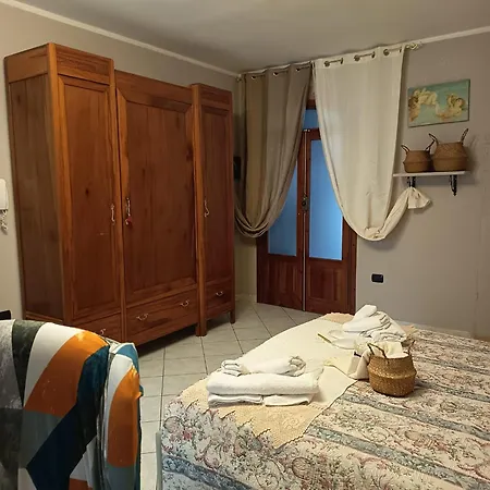 Δωμάτια σε οικογενειακή κατοικία Sa Domu De Efisia Portoscuso